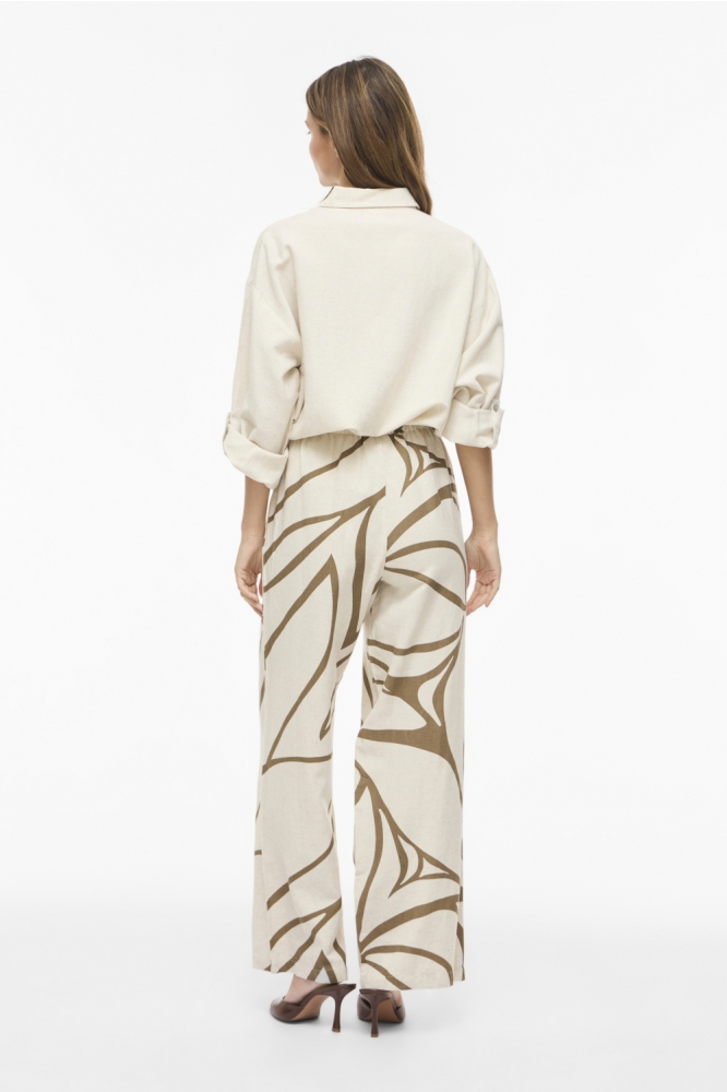 Vila beige dames broek | Model achteraanzicht