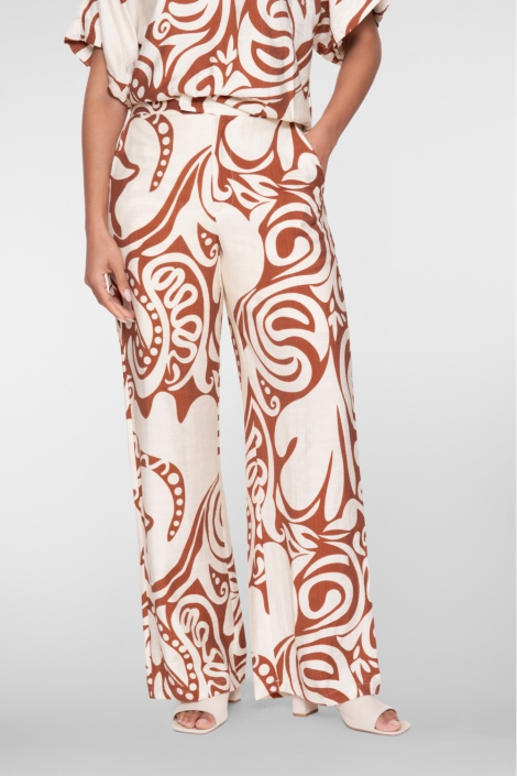 Geisha beige dames broek | Model vooraanzicht