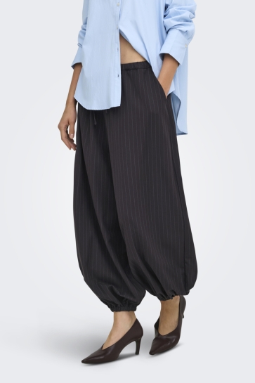 Jacqueline de Yong Broek JDYPALOMA MW PINSTRIPE LOOSE PANT W 15384259 Chocolate Plum/PINSTRIPE