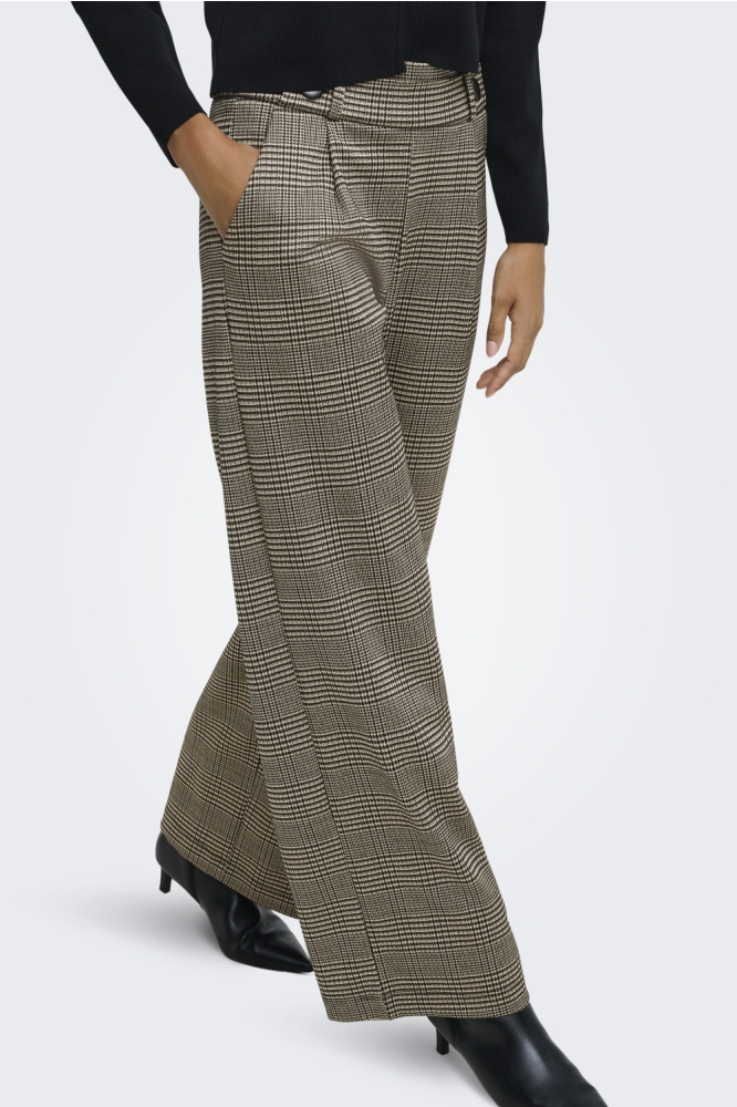 Jacqueline de Yong beige dames broek | Model vooraanzicht