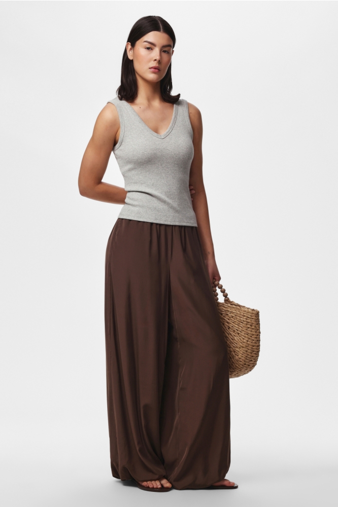 Pieces bruine dames broek | Model