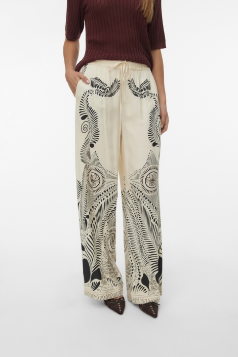 Vero Moda beige dames broek | Model vooraanzicht