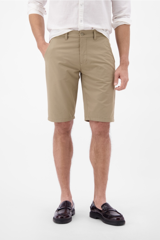 Lerros camel heren korte broek | Model vooraanzicht