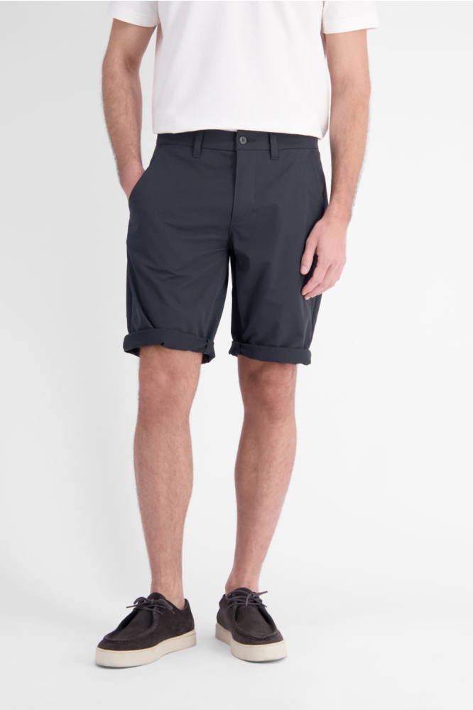 Lerros blauwe heren korte broek | Model vooraanzicht