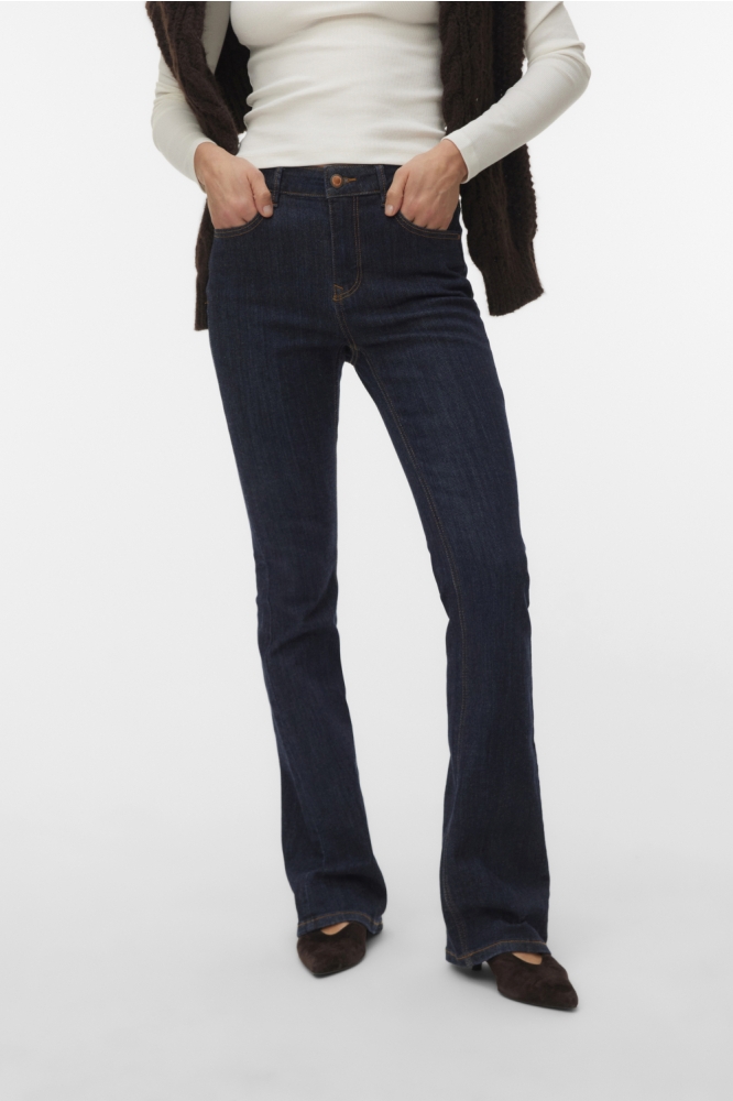Vero Moda blauwe dames jeans | Model vooraanzicht