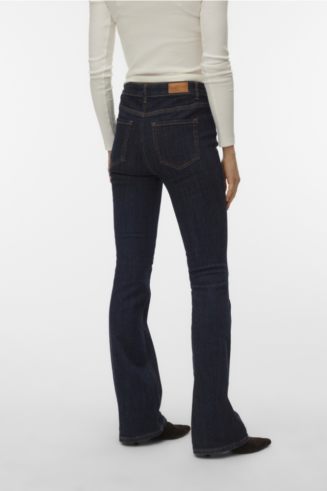Vero Moda blauwe dames jeans | Model achteraanzicht