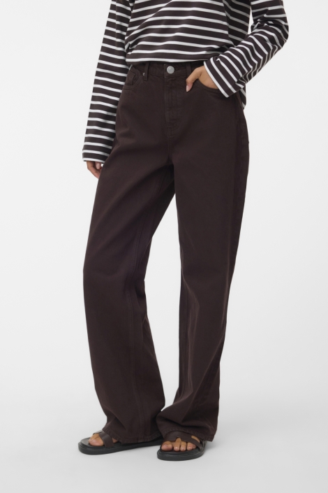 Vero Moda bruine dames jeans | Model vooraanzicht