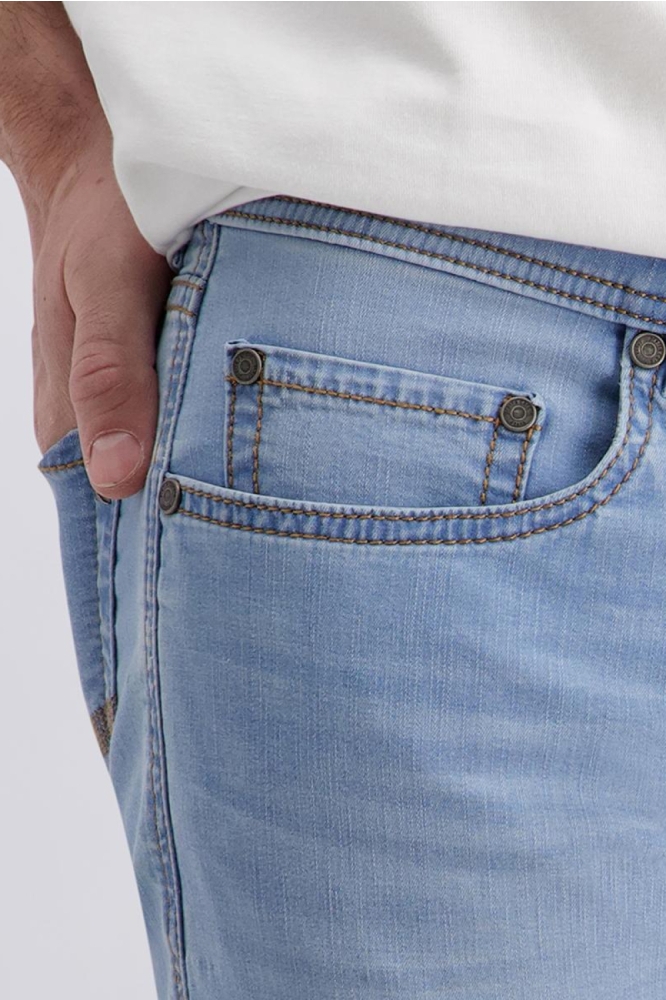 Pierre Cardin blauwe heren korte broek | Close up