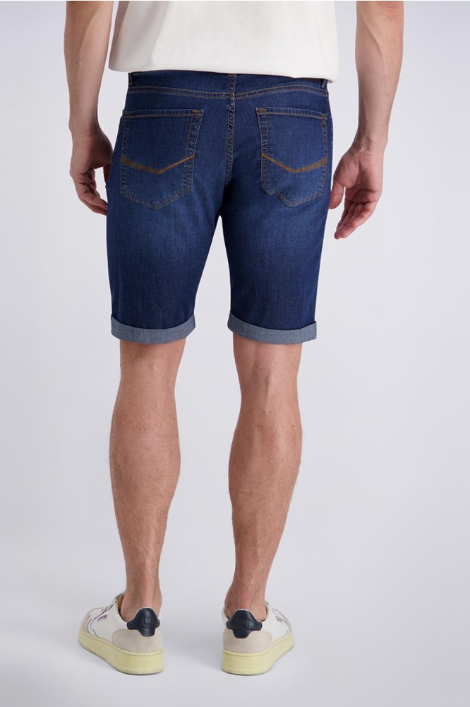 Pierre Cardin blauwe heren korte broek | Model achteraanzicht