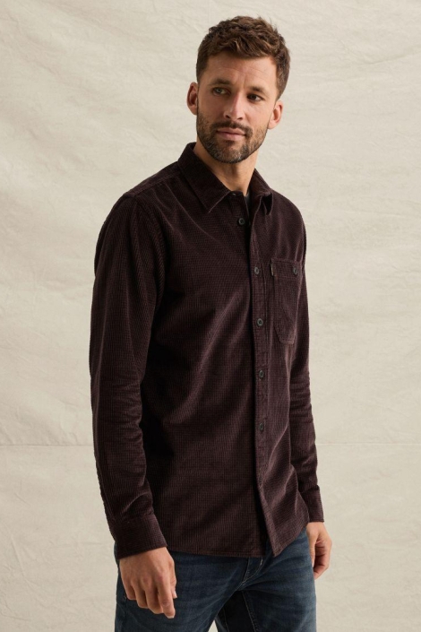 PME legend bordeaux heren overhemd | Model zijaanzicht
