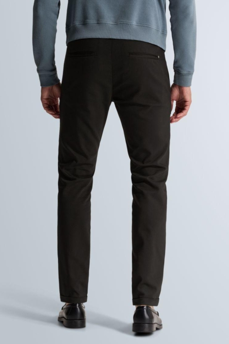 Cast Iron zwarte heren broek | Model achteraanzicht