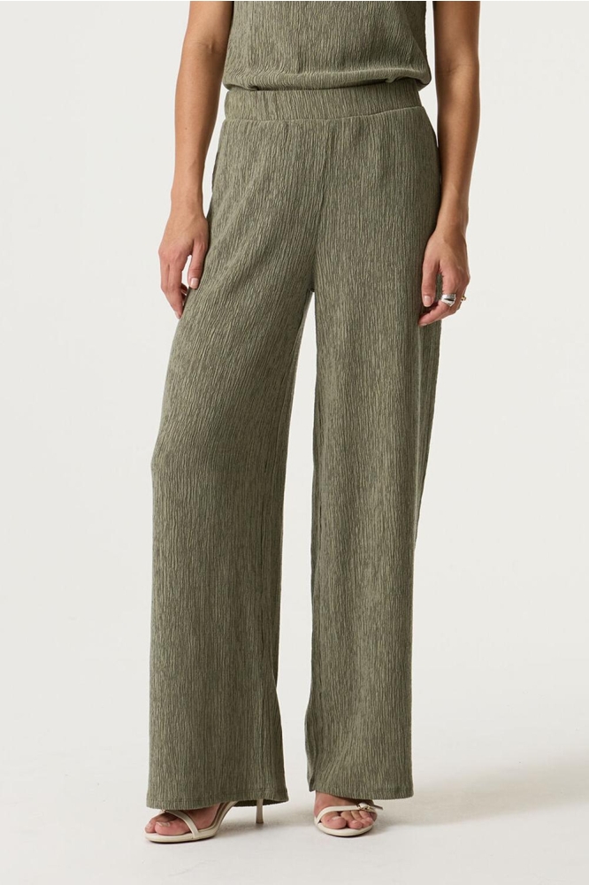 Garcia groene dames broek | Model vooraanzicht