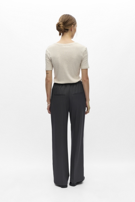 Object grijze dames broek | Model achteraanzicht