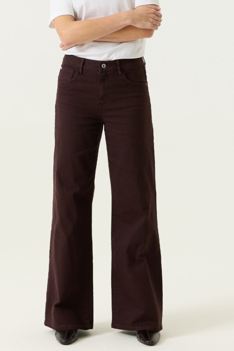 Garcia bruine dames jeans | Model vooraanzicht