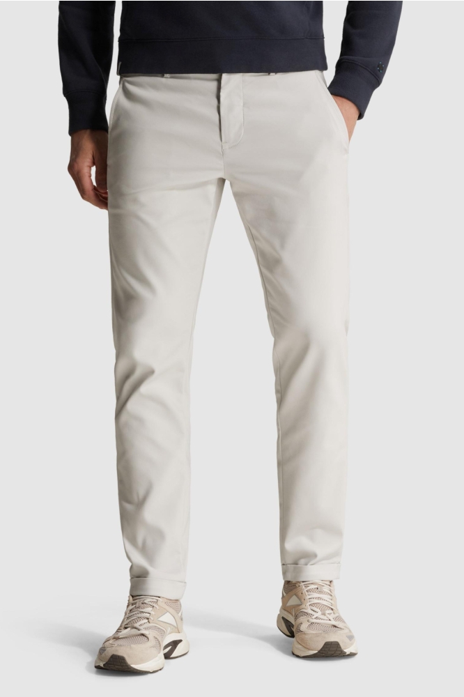 Cast Iron beige heren broek | Model vooraanzicht