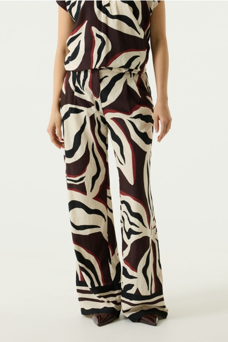 Garcia beige dames broek | Model vooraanzicht
