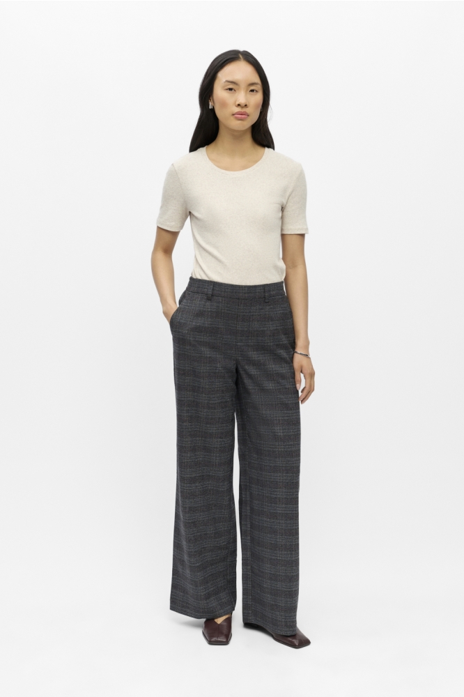 Object grijze dames broek | Model
