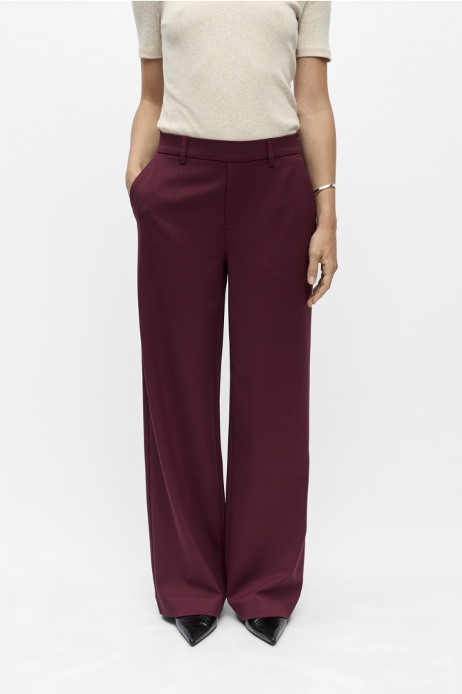 Object bordeaux dames broek | Model vooraanzicht