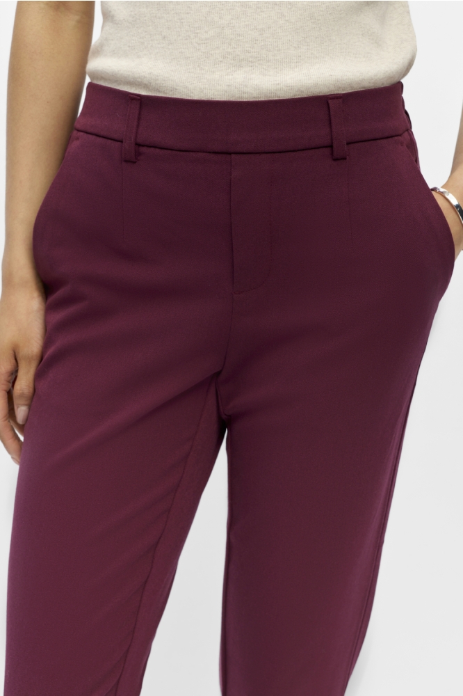 Object bordeaux dames broek | Close up