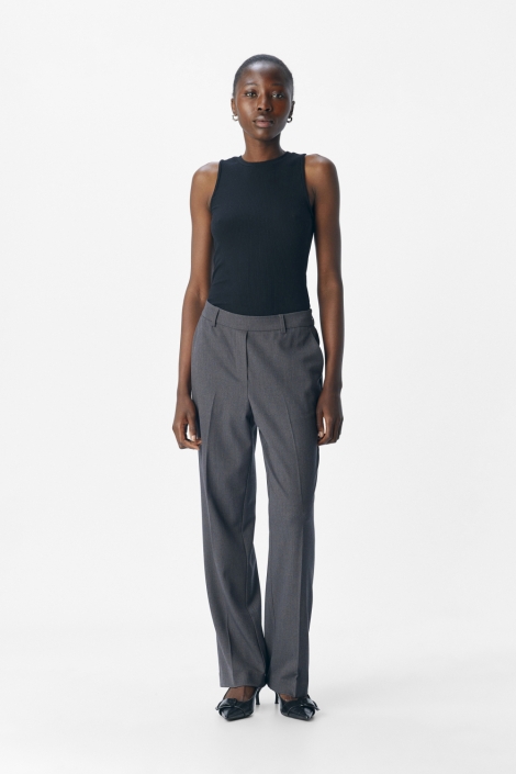 Object grijze dames broek | Model