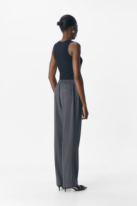 Object grijze dames broek | Model