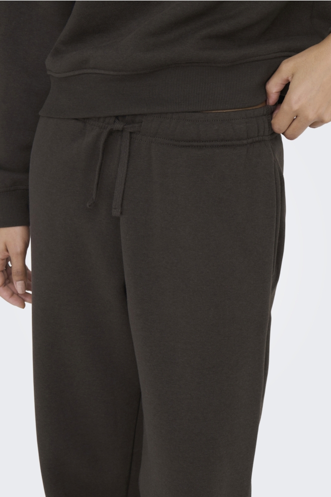 Only bruine dames broek | Close up
