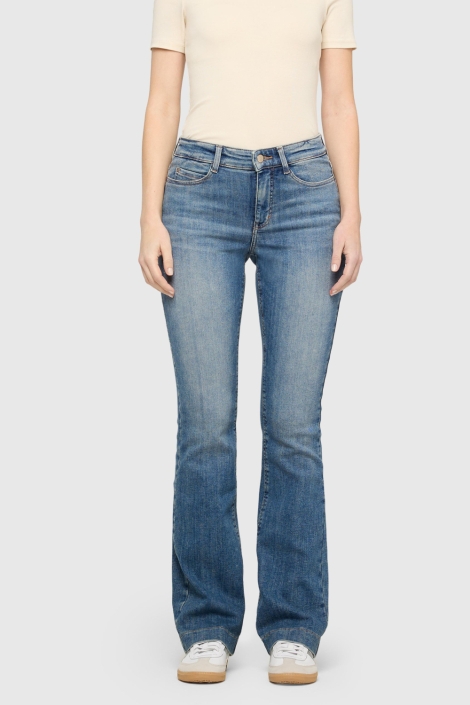 Mac blauwe dames jeans | Model vooraanzicht
