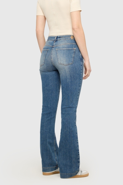 Mac blauwe dames jeans | Model achteraanzicht