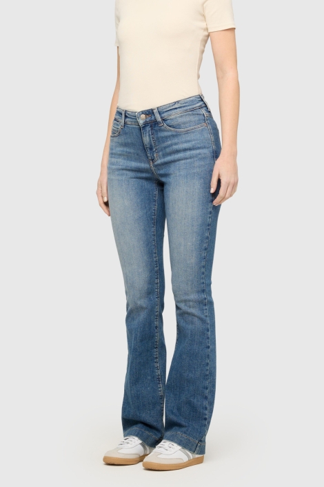 Mac blauwe dames jeans | Model zijaanzicht