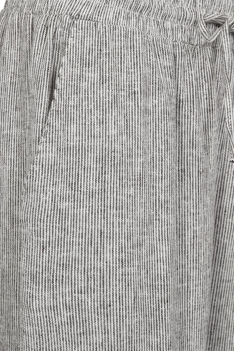 Freequent bruine dames broek | Close up