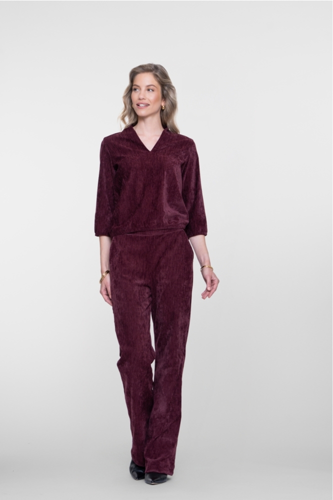 Geisha bordeaux dames broek | Model vooraanzicht