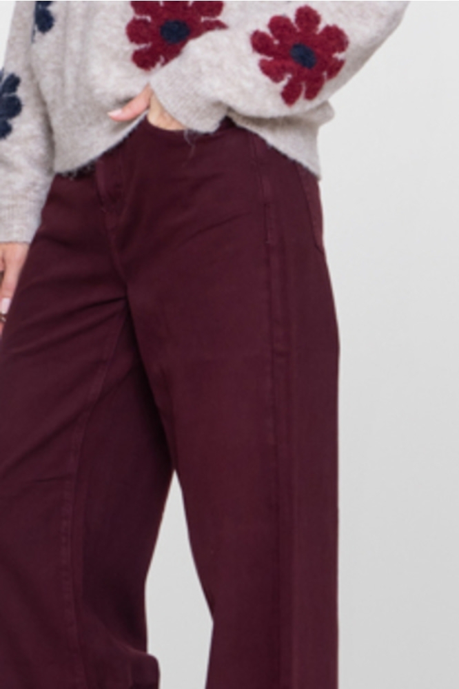 Geisha bordeaux dames jeans | Close up