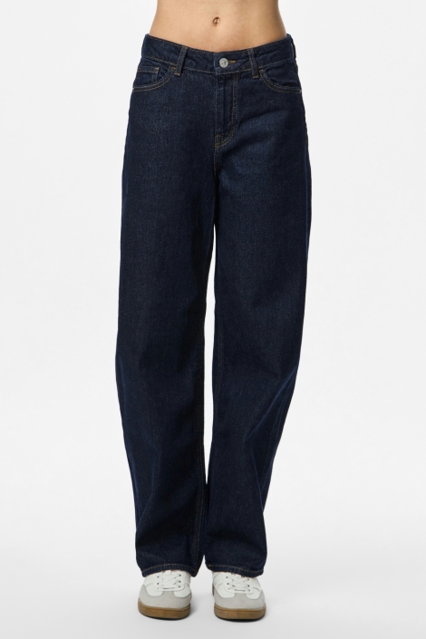 Pieces blauwe dames jeans | Model vooraanzicht