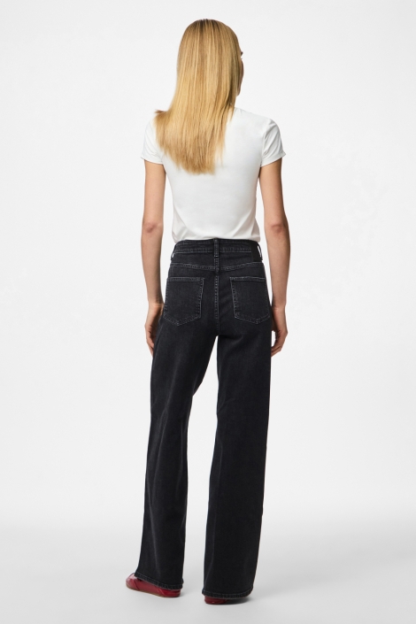 Pieces zwarte dames jeans | Model