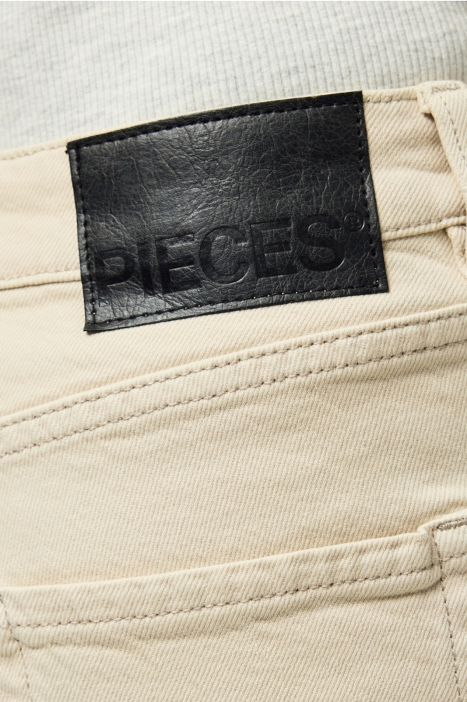 Pieces beige dames jeans | Close up
