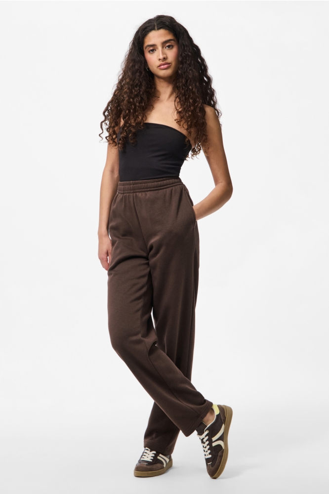 Pieces bruine dames broek | Model