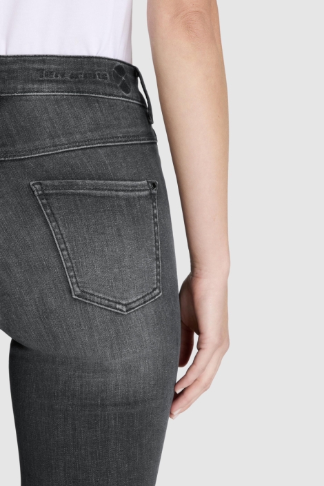 Mac grijze dames jeans | Close up
