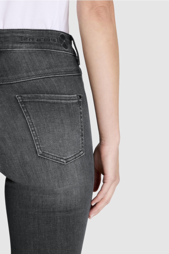 Mac grijze dames jeans | Close up