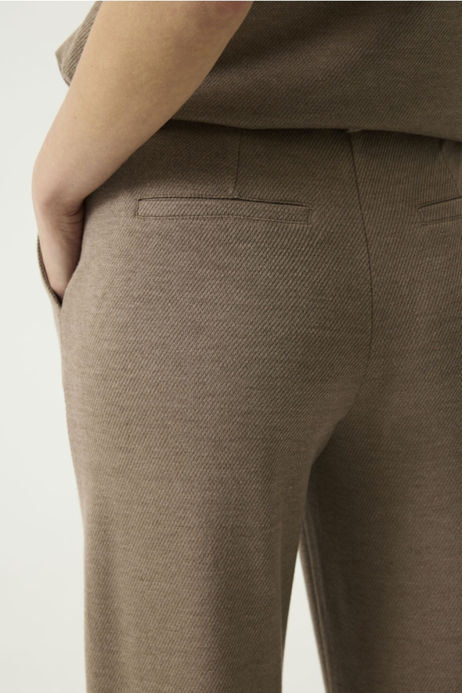 Garcia bruine dames broek | Close up