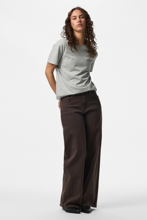 Pieces bruine dames jeans | Model