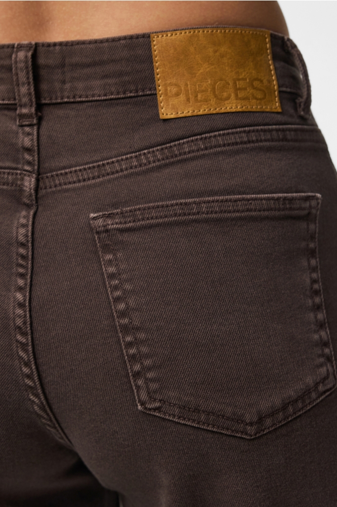 Pieces bruine dames jeans | Close up