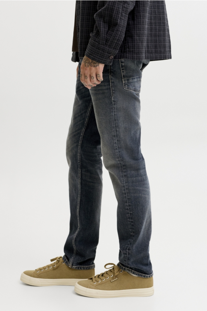 Jack & Jones blauwe heren jeans | Model zijaanzicht