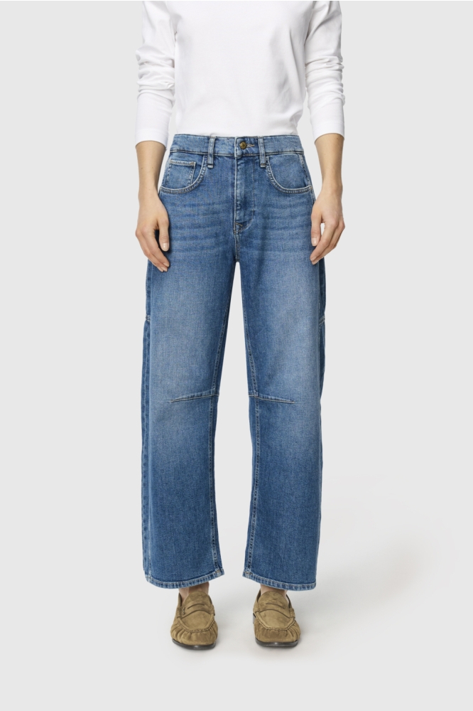 Mac blauwe dames jeans | Model vooraanzicht