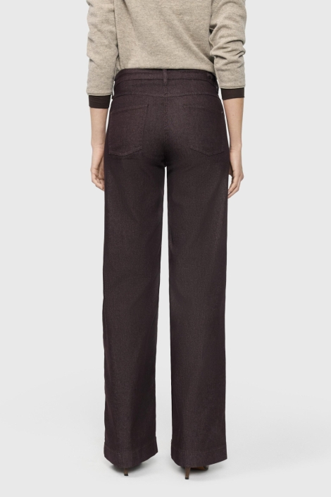 Mac bruine dames jeans | Model achteraanzicht