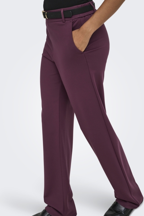 Only bordeaux dames broek | Model zijaanzicht