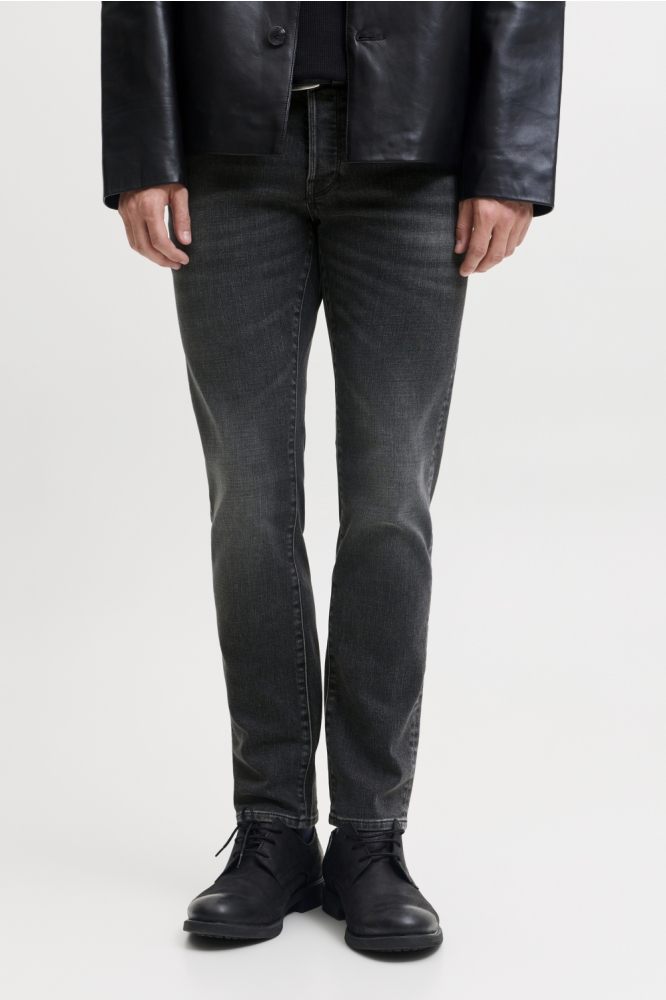 Jack & Jones zwarte heren jeans | Model vooraanzicht