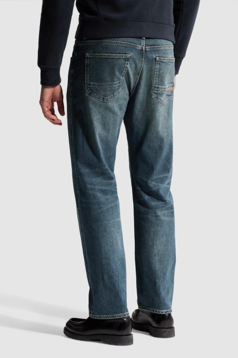 Cast Iron blauwe heren jeans | Model achteraanzicht