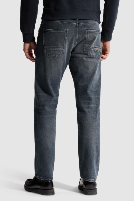 Cast Iron blauwe heren jeans | Model achteraanzicht