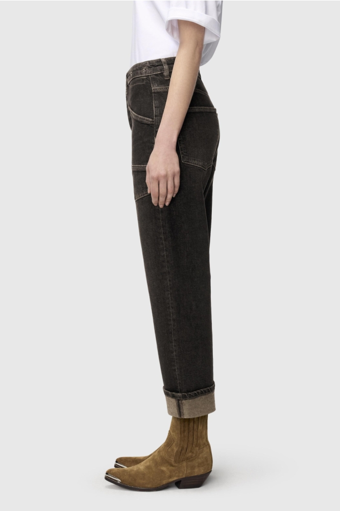 Mac zwarte dames jeans | Model zijaanzicht