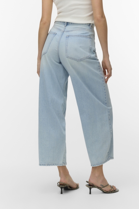 Vero Moda blauwe dames jeans | Model achteraanzicht